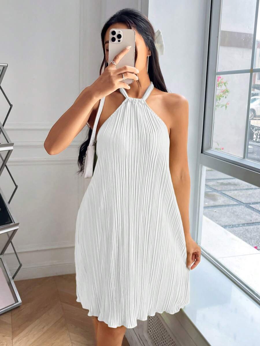 Muchica 优雅纯色褶皱露背吊带A字连衣裙，夏季 - 白色 - 查看 1