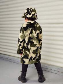 SHEIN ولد طفل طباعة مموه معطف تيدي & قبعة بدون تي شيرت