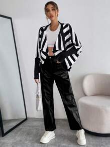 SHEIN Essnce 條紋圖案蝙蝠袖大翻領不對稱下擺斗篷開衫 - 黑與白 - 查看 4