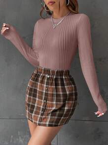 SHEIN Essnce Camiseta unicolor tejida de canalé & Falda con estampado de cuadros con botón delantero - Rosa vieja - Ver 3