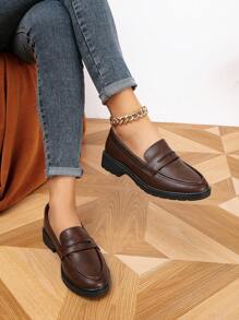 2025秋季女士简约休闲平底乐福鞋