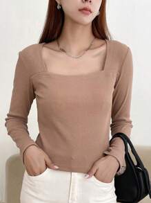 DAZY Áo thun dệt kim có gân cổ vuông - Màu Khaki - Xem 1