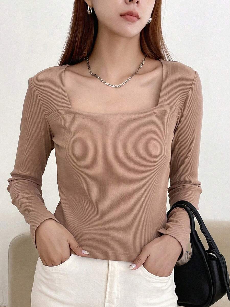 DAZY Áo thun dệt kim có gân cổ vuông - Màu Khaki - Xem 1