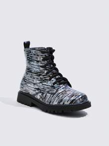 时尚温暖的街头风格短靴，适合女孩，配有多种颜色装饰、平跟和保暖内衬 - 彩色 - 查看 6