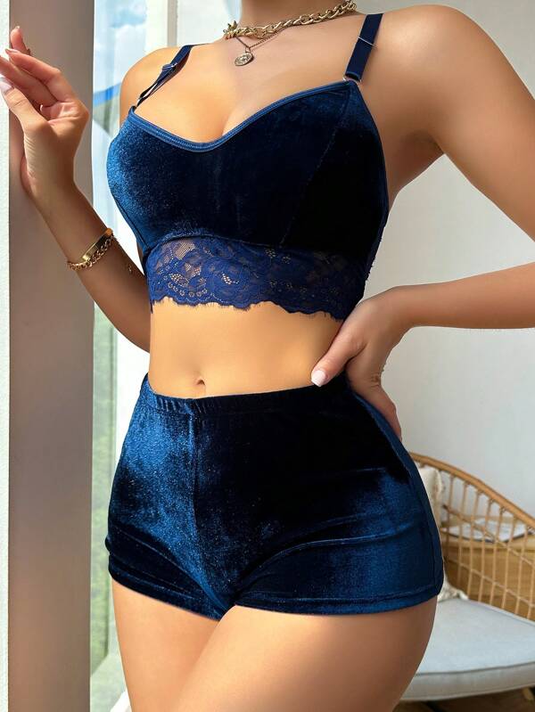 Set de lenjerie sutien și pantaloni scurți din catifea din dantelă contrastantă