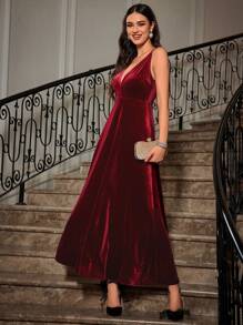 SHEIN BAE 珍珠鍊條細節露背天鵝絨伴娘禮服