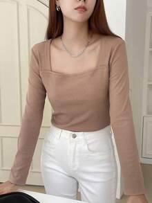 DAZY Áo thun dệt kim có gân cổ vuông - Màu Khaki - Xem 7