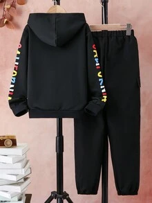 男大童字母圖案連帽衫和運動褲 - 黑色 - 查看 2