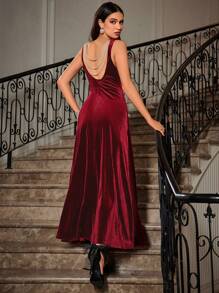 SHEIN BAE 珍珠鍊條細節露背天鵝絨伴娘禮服