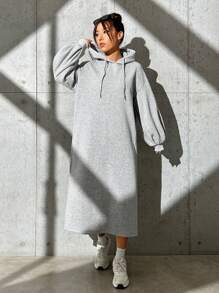 Muchica Vestido con capucha y cordón en el muslo con hombros caídos