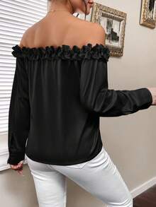 SHEIN Privé 一字肩荷葉邊一字肩貼花細節緞面襯衫 - 黑色 - 查看 2