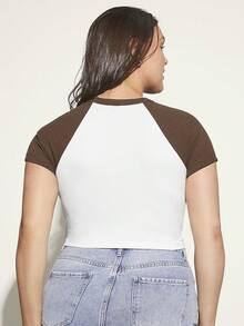 SHEIN BASICS Plus Colorblock Raglan Sleeve Crop Tee - Coffee Brown - View 2