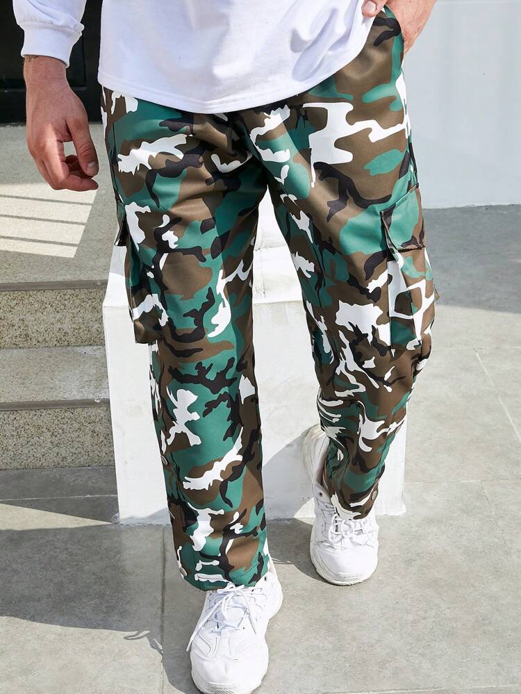 Loose-Fit Men's Plus Size Camouflage Print Cargo Pants With Flap Pockets