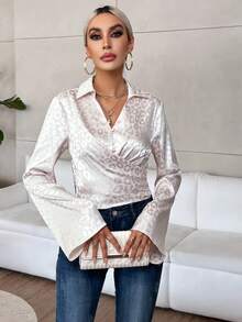 SHEIN Privé 豹紋提花喇叭袖繫帶緞面襯衫 - 杏色 - 查看 2