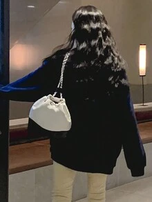 DAZY 字母與狗印花落肩大廓形套頭衫 - 藏蓝色 - 查看 2