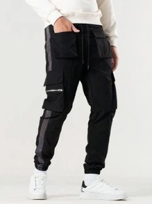 Manfinity EMRG Loose Fit Men's Cargo Pants With Flap Pockets, Contrast Side Seams - Black - View 4