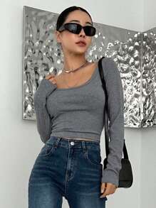 DAZY Áo thun crop top cổ tròn tay dài cho nữ - Màu xám đen - Xem 2