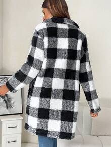 SHEIN 孕婦大方格圖案落肩袖絨毛外套 - 黑與白 - 查看 2