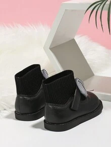 女童秋冬可爱花朵装饰公主英伦风时尚靴子，宝宝保暖内衬舒适袜靴，步行鞋，短靴