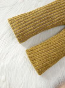 SHEIN 女嬰字母貼布小高領T恤和喇叭褲