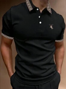 Manfinity Homme 男士休閒馬匹印花對比飾邊鈕扣高爾夫 Polo 衫，適合工作穿著，男友禮物，純棉，正式款 - 黑色 - 查看 3
