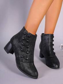 女性時尚黑色粗跟高跟大尺寸短靴適用於秋天和冬天,帶扣飾裝飾細部,半圓腳趾