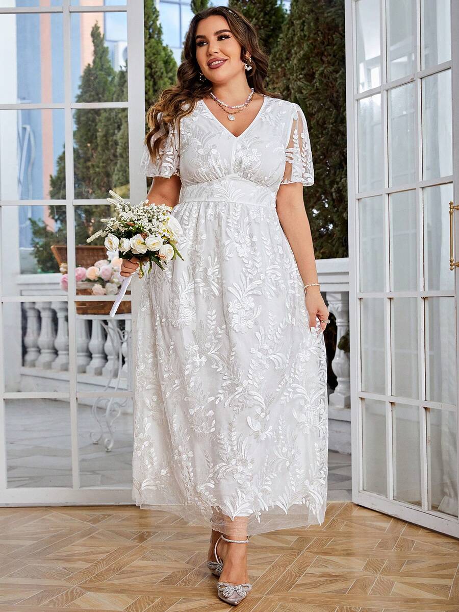 Simplee 大碼花卉刺繡網紗覆蓋蝴蝶袖蕾絲洋裝 - 白色 - 查看 1