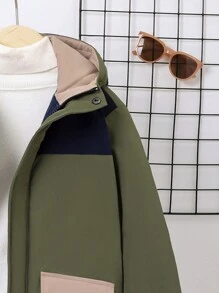 SHEIN Tween Boy 1pc Colorblock Flap Pocket Zipper Hooded Trench Coat