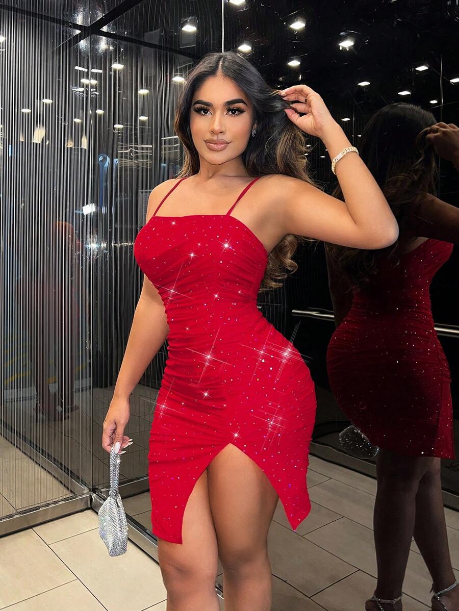 SHEIN SXY Vestido de malla roja con tirantes, pliegues y abertura en la pierna