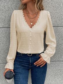 Chiquease 圓點鏤空蕾絲花邊喇叭袖襯衫 - 杏色 - 查看 3