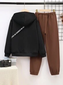 SHEIN 男童泰迪熊图案毛绒连帽卫衣，带斜插口袋和英文印花肩带斜挎包套装，抓绒面料，加厚款 - 棕色 - 查看 2