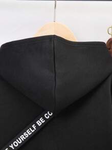 SHEIN 男童泰迪熊图案毛绒连帽卫衣，带斜插口袋和英文印花肩带斜挎包套装，抓绒面料，加厚款 - 棕色 - 查看 3