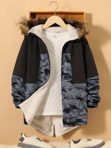SHEIN Chico preadolescente Abrigo con capucha con estampado de camuflaje con cremallera ribete lanudo - Multicolor - Ver 5