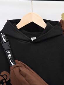 SHEIN 男童泰迪熊图案毛绒连帽卫衣，带斜插口袋和英文印花肩带斜挎包套装，抓绒面料，加厚款 - 棕色 - 查看 12