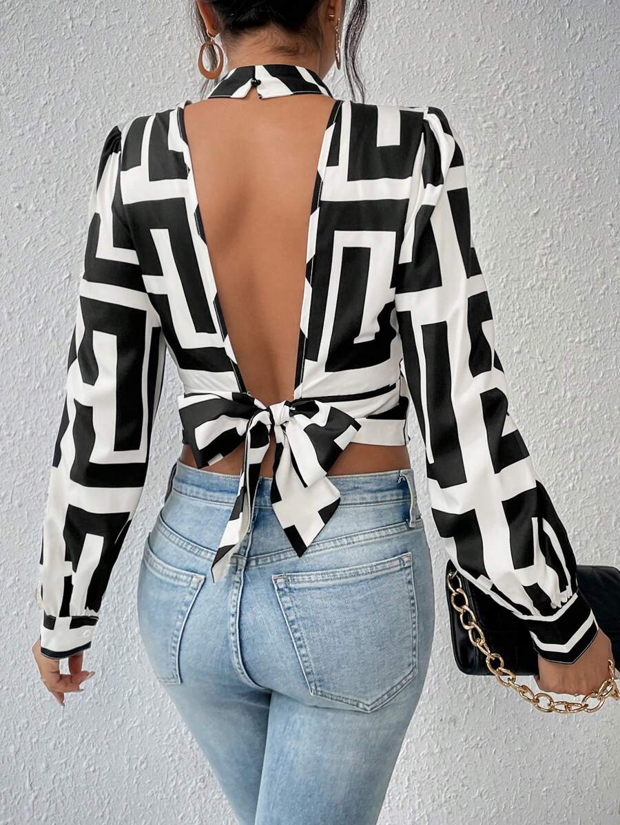 SHEIN Unity 幾何印花領帶露背小高領襯衫 - 彩色 - 查看 1