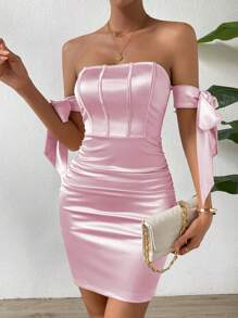 Allurite Váy ôm sát vai bằng vải satin có nút thắt bên hông - Màu Hồng baby - Xem 3
