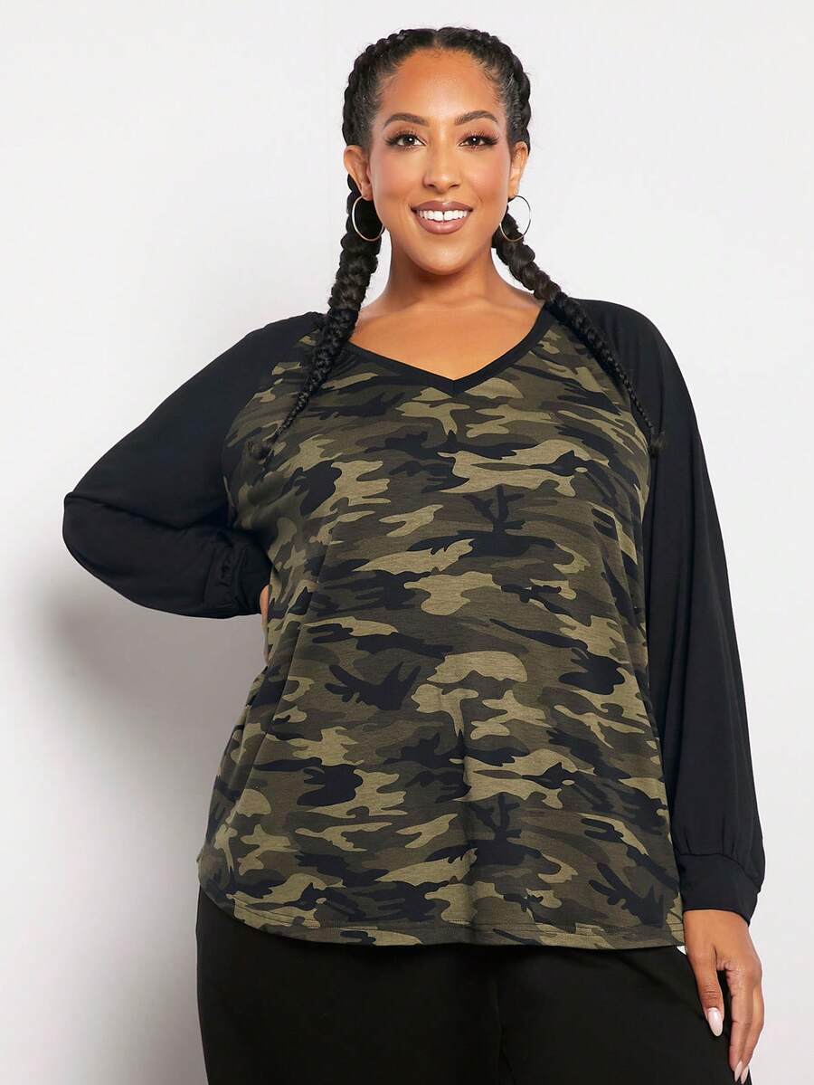 SHEIN CURVE+ Talla grande Camiseta con estampado de camuflaje de manga raglán