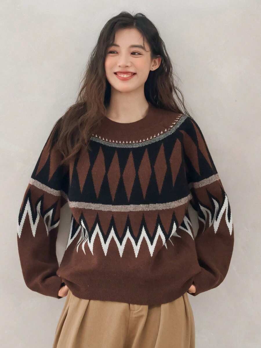 FRIFUL Áo len tay Raglan họa tiết Geo - Cà phê nâu - Xem 1