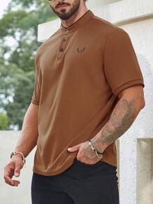 Manfinity Homme 男士大码鹿角刺繡拼接邊POLO衫 - 彩色 - 查看 3