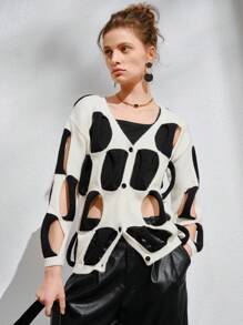 Chiquease Áo len chui đầu dáng suông, cài cúc phía trước, vai rớt, chất liệu dệt kim, thích hợp cho mùa thu đông. - Đen và trắng - Xem 3