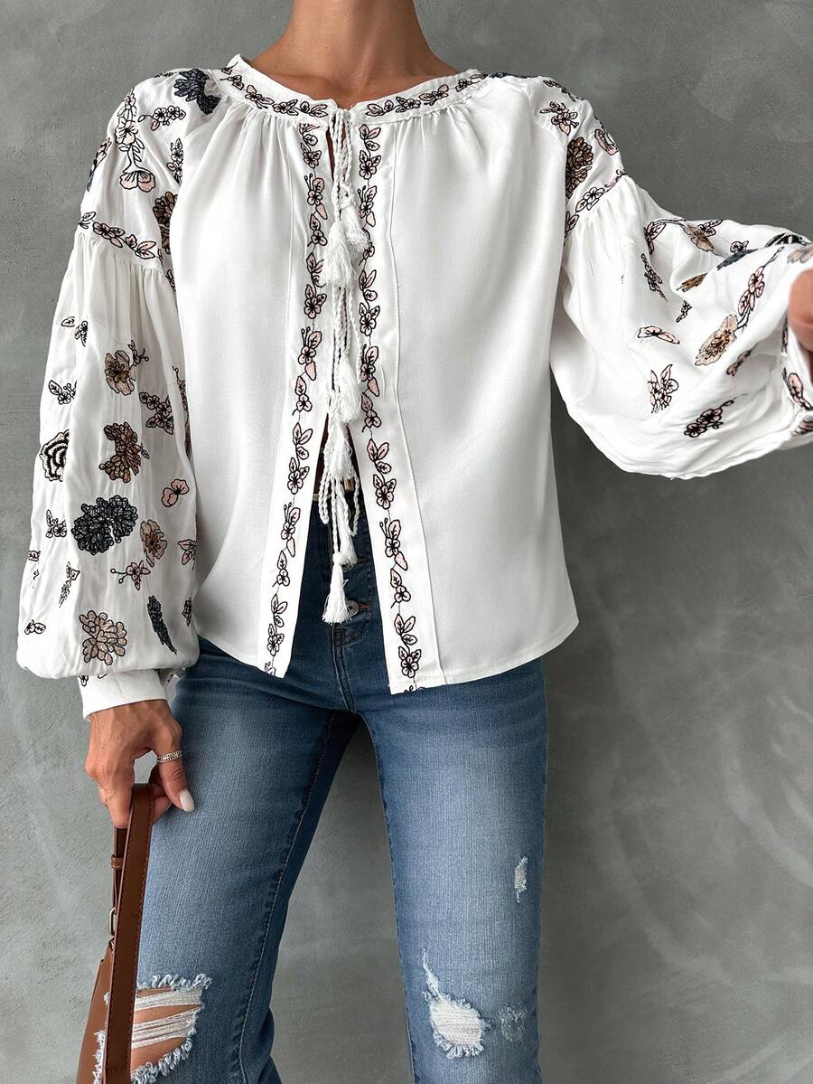 Cottnline 印花燈籠袖流蘇前繫帶襯衫 - 白色 - 查看 1