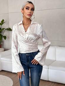 SHEIN Privé 豹紋提花喇叭袖繫帶緞面襯衫 - 杏色 - 查看 6