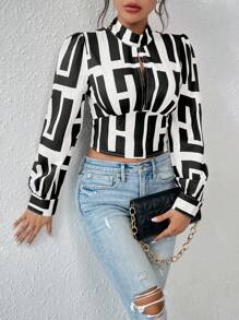 SHEIN Unity 幾何印花領帶露背小高領襯衫 - 彩色 - 查看 3