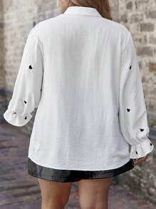 SHEIN Frenchy 大碼心形印花喇叭袖襯衫 - 黑與白 - 查看 6