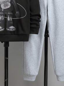 SHEIN 中大童男孩印花連帽衫和長褲套裝 - 黑色 - 查看 3