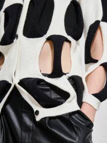 Chiquease Áo len chui đầu dáng suông, cài cúc phía trước, vai rớt, chất liệu dệt kim, thích hợp cho mùa thu đông. - Đen và trắng - Xem 7