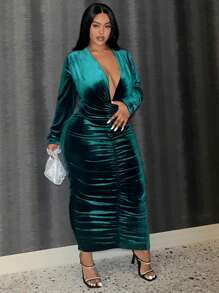 Slaydiva Slayr Plus Elegant Solid Color Velvet Deep V-Neck Ruffle Dress For Plus Size Women - Dark Green - View 3