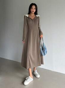 DAZY Vestido con capucha y cordón en bloques de color - Caqui - Ver 3