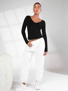 SHEIN BASICS 素色V領T恤 - 黑色 - 查看 3