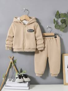 SHEIN 男嬰字母貼布加絨內裏拉鏈開襟連帽保暖夾克和運動褲 - 米色 - 查看 4